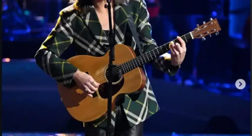 bay simpson on the voice stage