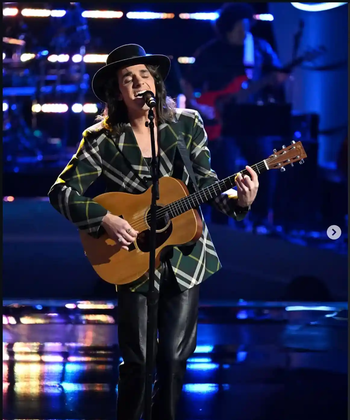 bay simpson on the voice stage