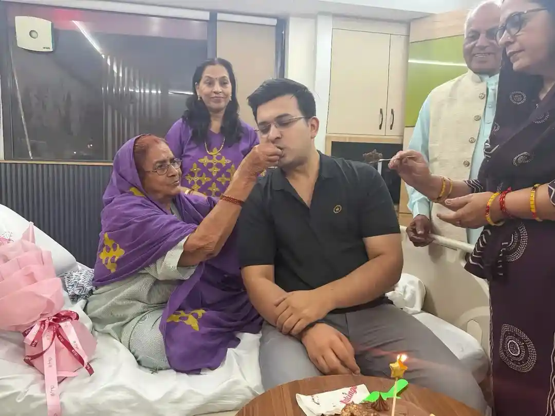 shubhankar mishra celebrating birthday in hospital
